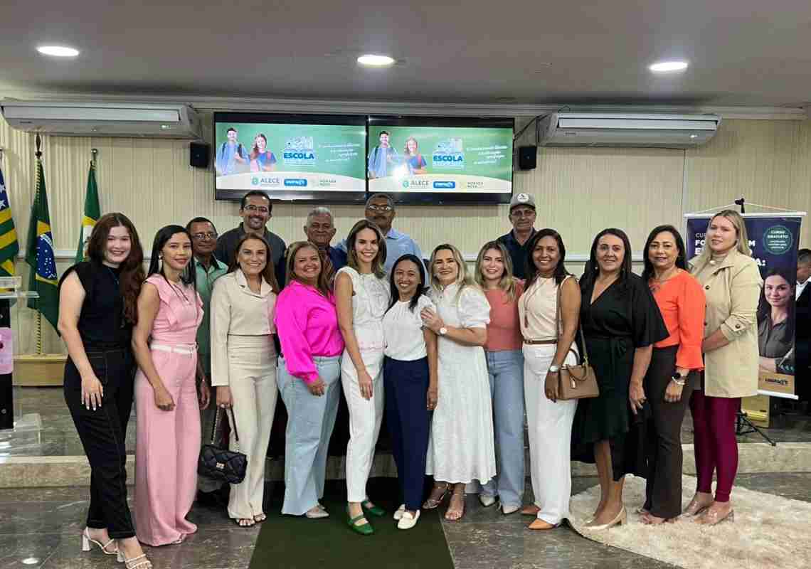 Deputada Gabriella Aguiar instala 38ª Escola Legislativa